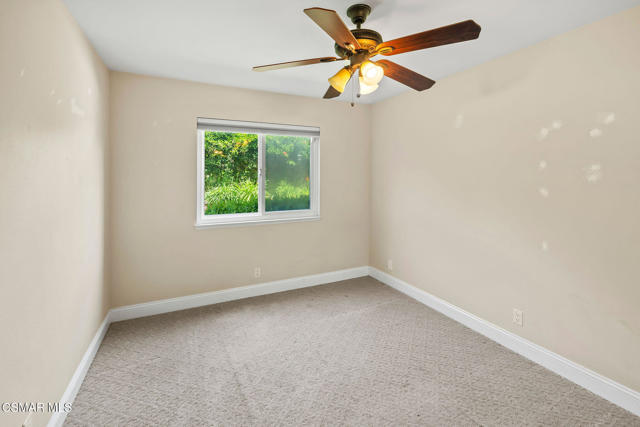 4570 N Vistapark Drive, Moorpark CA: https://media.crmls.org/mediaz/796f90cb-6e15-4f93-b868-3a8a75603c8f.jpg