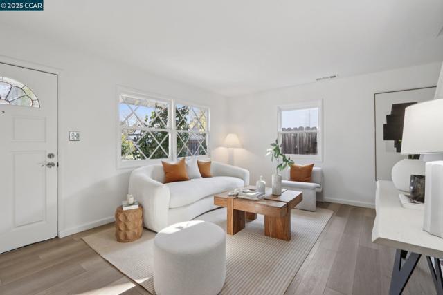 1467 Cape Cod Way, Concord CA: https://media.crmls.org/mediaz/796fbe6b-1a85-427c-948a-1a56f9db7c43.jpg