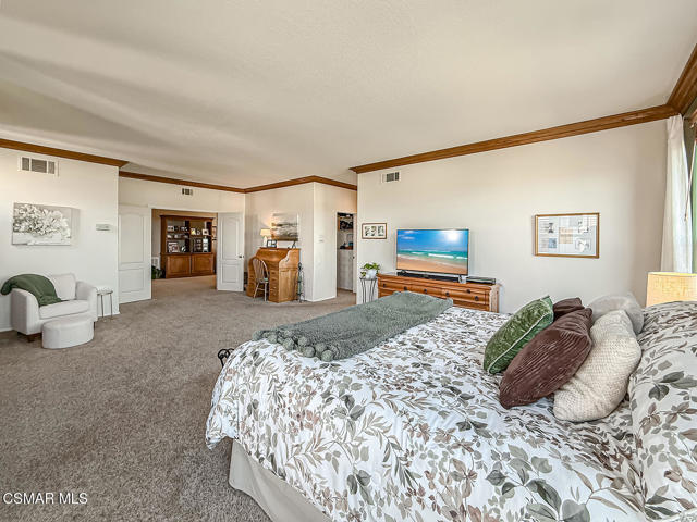 11535 Northdale Drive, Moorpark CA: https://media.crmls.org/mediaz/796fd7a6-6c7f-443d-a294-0cd34bcb5ed8.jpg