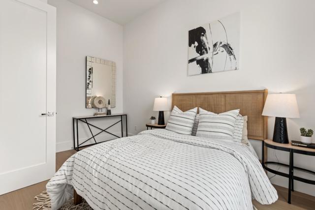 17 30th Street, San Francisco CA: https://media.crmls.org/mediaz/796ffda3-285d-4f29-b8f2-3c3cd2822f4b.jpg