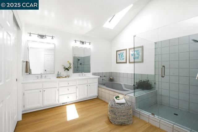 959 Redwood Dr, Danville CA: https://media.crmls.org/mediaz/797051ae-e708-4e52-9785-7458a67218d3.jpg