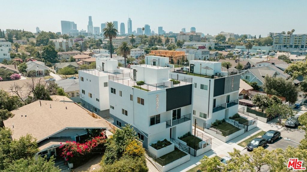 220 N Coronado Street