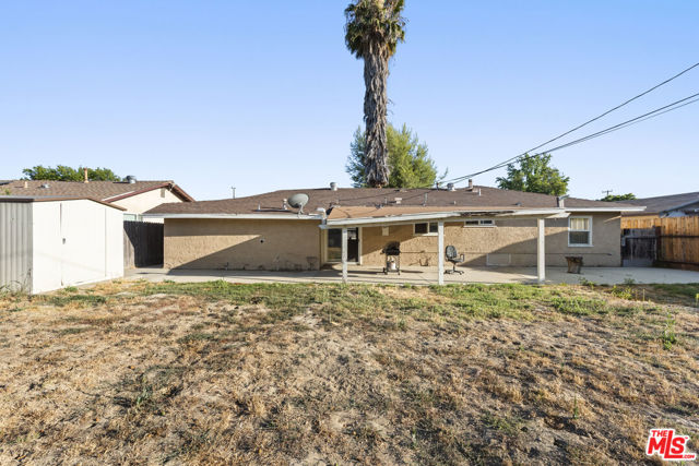 4119 Florence Street, Simi Valley CA: https://media.crmls.org/mediaz/79727cd5-f4bf-44d6-9370-e97123e74fd9.jpg