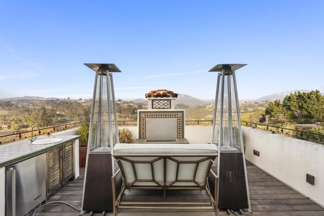 6152 Avenida Del Duque, Rancho Santa Fe CA: https://media.crmls.org/mediaz/79727f9e-ff91-430f-b84e-f34ab66513e8.jpg
