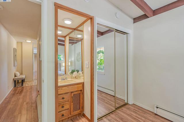 3950 Pinole Valley Rd, Pinole CA: https://media.crmls.org/mediaz/79728026-950e-470e-a847-19a5fbd6b4e5.jpg