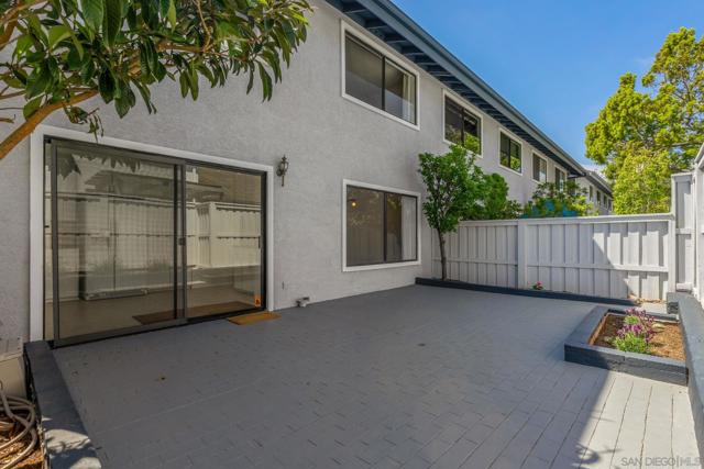 8069 Caminito Gianna, La Jolla CA: https://media.crmls.org/mediaz/79730859-39a4-4eb0-826e-730a929b7312.jpg