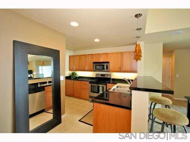 253 10Th Ave, San Diego CA: https://media.crmls.org/mediaz/79732941-1b95-478e-9cc4-fa5822f04fb8.jpg
