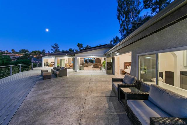 5030 Helix Ter, La Mesa CA: https://media.crmls.org/mediaz/79733681-6c92-40a6-bb78-1c775a4846e0.jpg