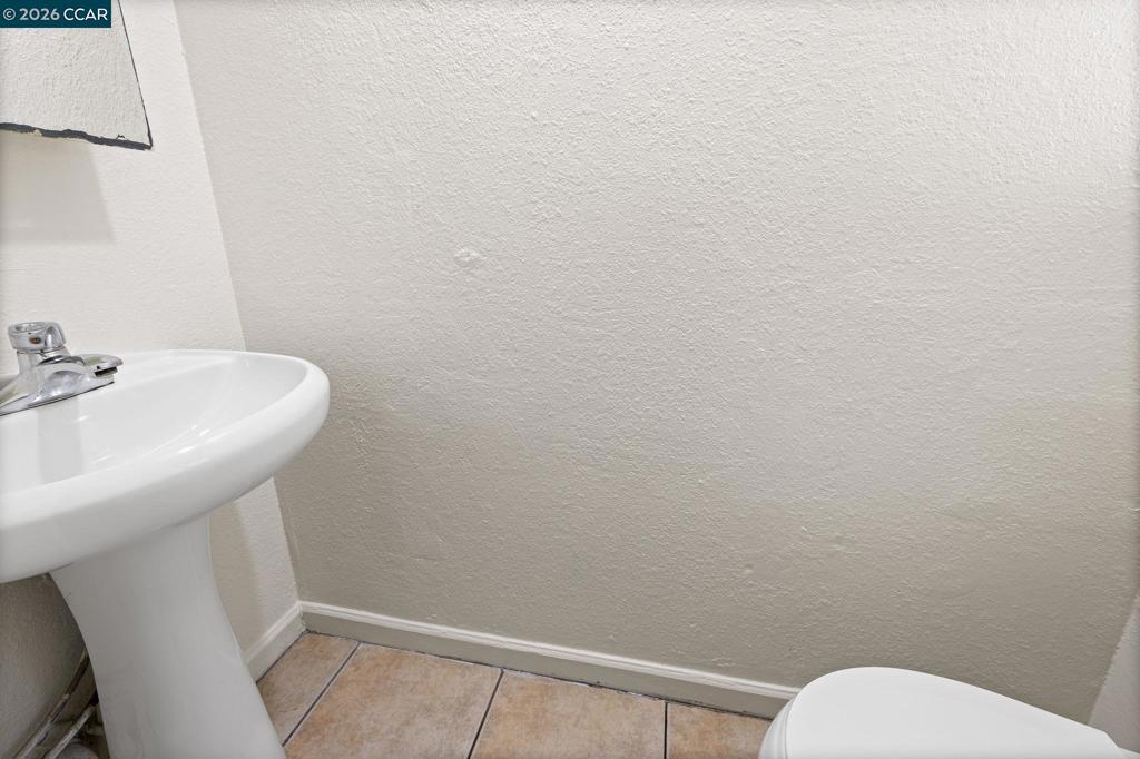 https://media.crmls.org/mediaz/797442a1-c554-43f9-bf69-59183694c1fc.jpg?preset=X-Large