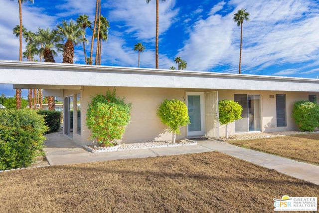 2033 E Ramon Road, Palm Springs CA: https://media.crmls.org/mediaz/7974613a-9777-404f-8290-1548614e6b94.jpg