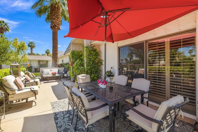 74903 Chateau Circle, Indian Wells CA: https://media.crmls.org/mediaz/7974ac47-04f5-4b8e-a927-3f07d658a3e7.jpg