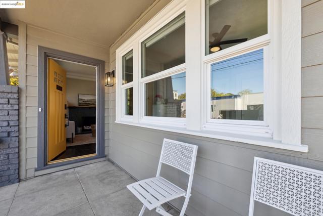 1092 Dwight Way, Berkeley CA: https://media.crmls.org/mediaz/7974ef98-3801-4bc5-be4c-2fc8ac232d2c.jpg