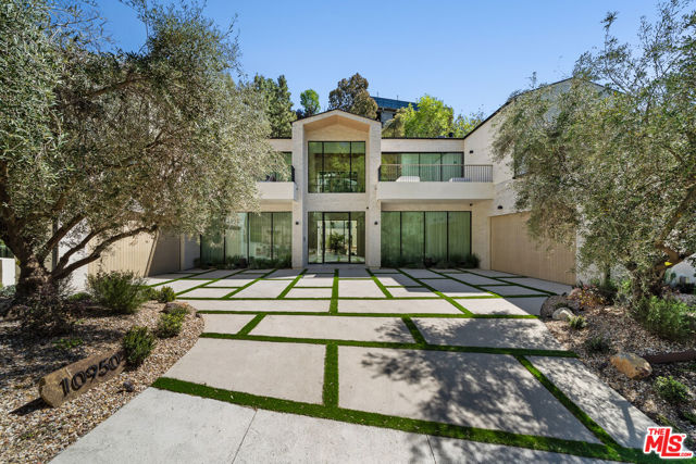 Image 3 of 60 For 10950 Verano Road
