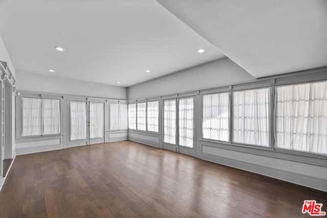 344 S Kingsley Drive, Los Angeles CA: https://media.crmls.org/mediaz/7975e95e-710b-41d5-8ec5-762c76bd2715.jpg