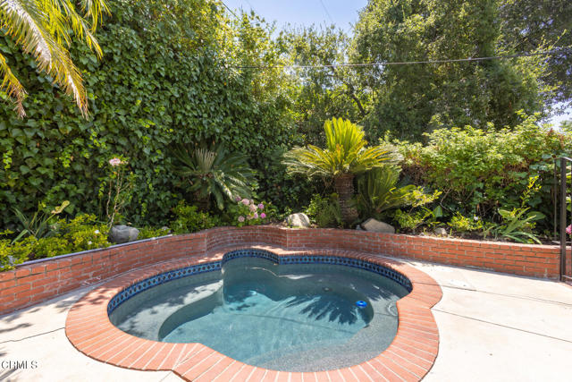 4650 Encinas Drive, La Canada Flintridge CA: https://media.crmls.org/mediaz/79764472-b3d6-470c-88d1-66d311a4240d.jpg