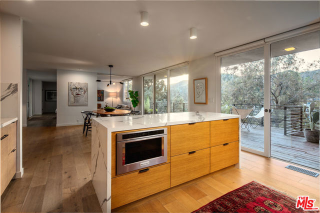 1280 Glen Oaks Boulevard, Pasadena CA: https://media.crmls.org/mediaz/7976881d-d0a0-4cbc-ab6d-a35194334451.jpg