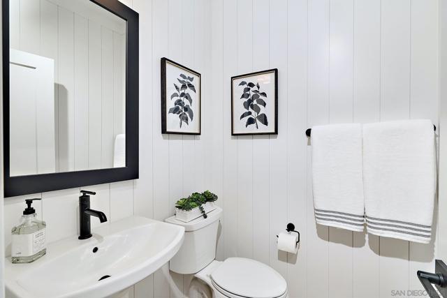 557 N Vulcan Ave, Encinitas CA: https://media.crmls.org/mediaz/7976a2e1-2c80-4bf4-8b88-9a09f01eee0f.jpg