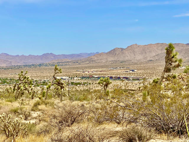 104 Bandera Road, Yucca Valley CA: https://media.crmls.org/mediaz/7976b705-33ee-40d8-89aa-f3e3ac1ad8a8.jpg
