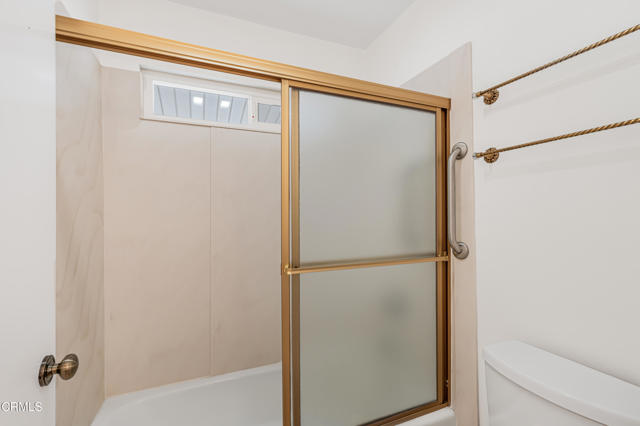 202 Faculty Street, Thousand Oaks CA: https://media.crmls.org/mediaz/7976f775-7e5b-4f2d-a5f9-052d198c2c22.jpg