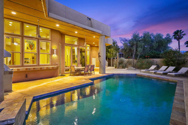 36 Merill Drive, Palm Desert CA: https://media.crmls.org/mediaz/7977718b-a11b-413d-a036-60474f3bffb0.jpg