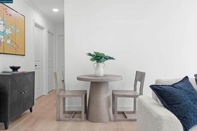 2933 Ptarmigan Dr, Walnut Creek CA: https://media.crmls.org/mediaz/7977811a-c385-41cb-9477-be6519f2cd4b.jpg