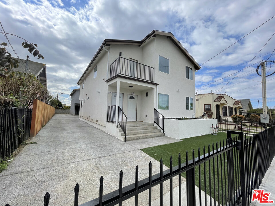 708 w 50th Street