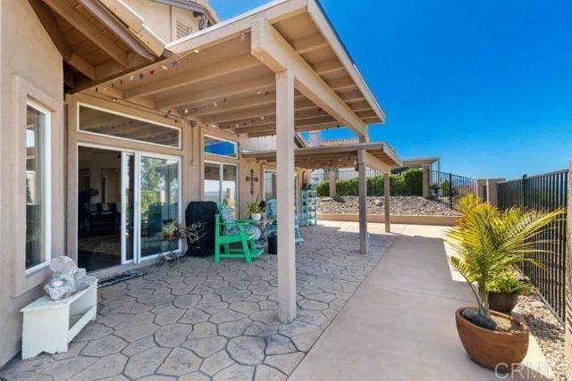2307 Columbine Drive, Alpine CA: https://media.crmls.org/mediaz/79790746-1f4c-4f01-833e-340a7b2cc534.jpg