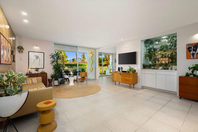 2501 N Whitewater Club Drive, Palm Springs CA: https://media.crmls.org/mediaz/7979335a-c440-4576-9e80-4f2ccb3d9ff2.jpg