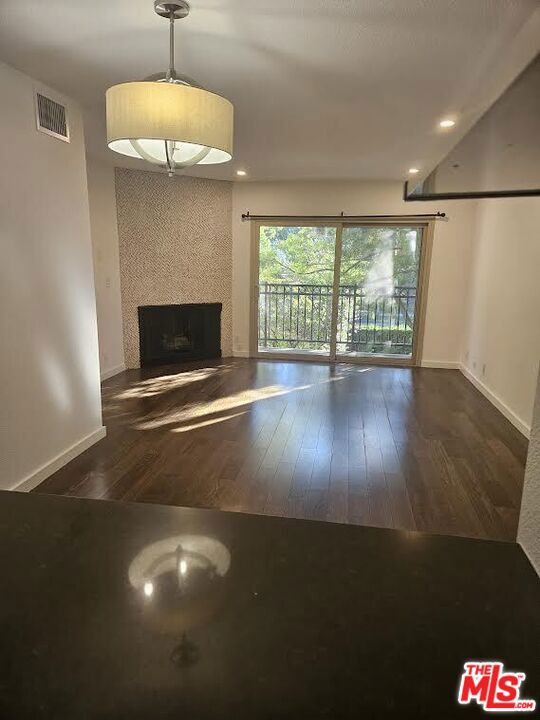 141 S Clark Drive, West Hollywood CA: https://media.crmls.org/mediaz/7979cc45-e00d-4e66-8b6c-f6bdc4edf499.jpg