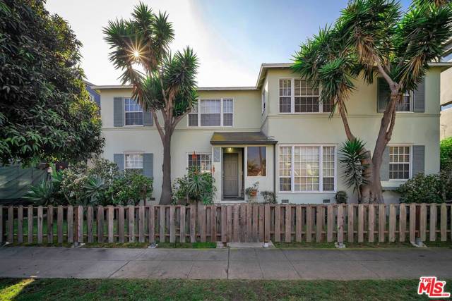 414 Grand Boulevard Venice, California Classic 1940's Venice 4 unit building situated on 3 lots. Large rear yard, 2 double car garages all units are 2 bedroom, 1 bath. Units are approximately 840 Sq. Ft. Located off the famous Windward Circle in Venice on Grand Blvd. The property sits between Venice Beach and Abbot Kinney Blvd . Great location in the heart of Venice. Easy access to all restaurants, shopping, biking and beaches. The units have hardwood floors, living rooms, entrances in the front & rear of the property, full kitchens with dining nook and all units have bathtubs, and separate showers. Laundry on premises. The garages provide extra income as well as an opportunity for an owner user to have access to parking. Huge potential for increased rents as well as possible development opportunity. 2 of the 4 units can be delivered vacant. Buyer to corporate with seller's 1031 exchange at no expense to the buyer.