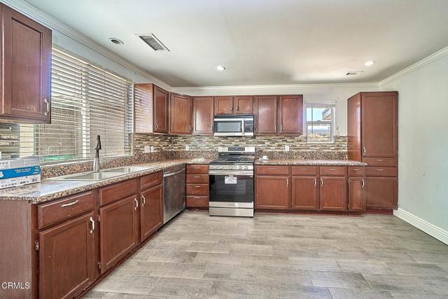 9020 Pionero Road, Pinon Hills CA: https://media.crmls.org/mediaz/797a819b-6b10-4a8a-98ee-552fd33993ec.jpg
