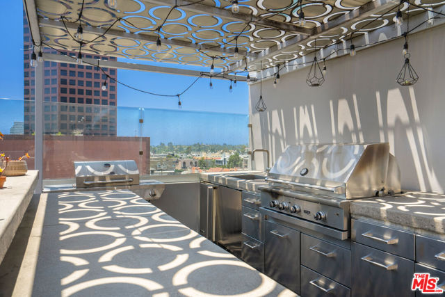 1168 S Barrington Avenue, Los Angeles CA: https://media.crmls.org/mediaz/797a8677-75ce-47ed-9448-1c1fdb738d8e.jpg
