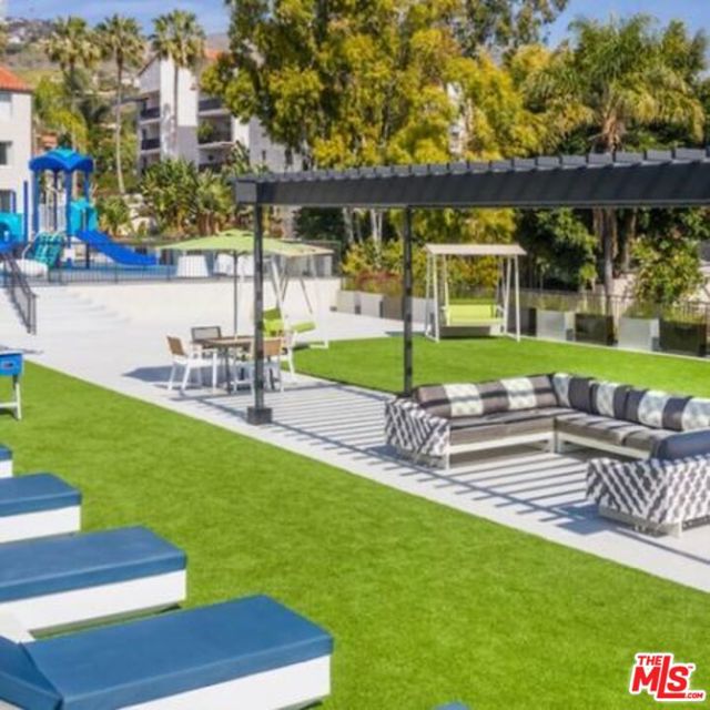 6600 Beachview Drive, Rancho Palos Verdes CA: https://media.crmls.org/mediaz/797afec3-dfd2-432f-8991-1f1daedbf3c4.jpg