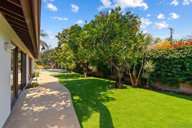 857 Hymettus Ave, Encinitas CA: https://media.crmls.org/mediaz/797b4abf-1d71-4b56-a0c7-3b3b5b94cbe0.jpg