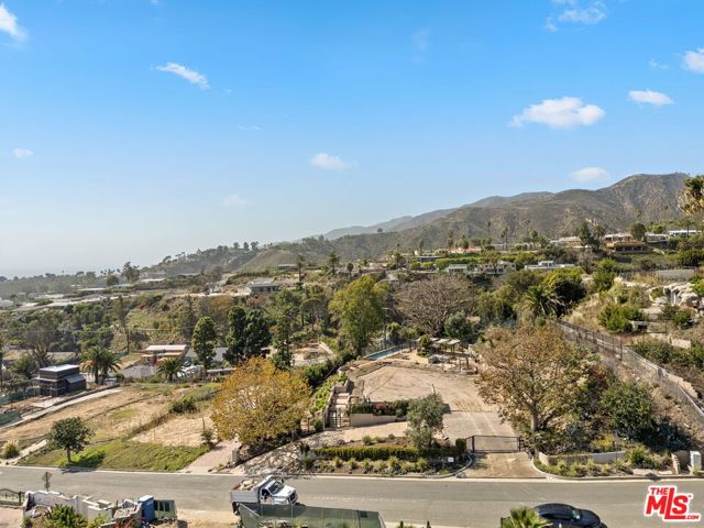 827 Lachman Lane photo 5