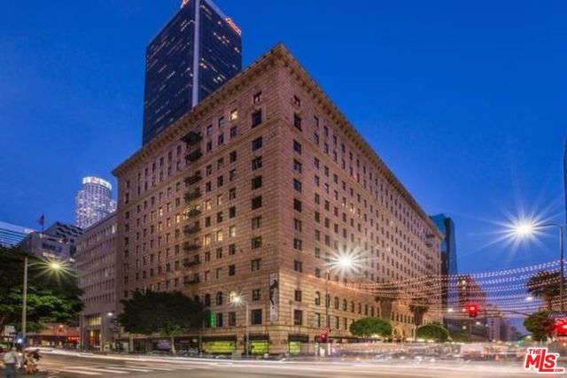 727 W 7th Street, Los Angeles CA: https://media.crmls.org/mediaz/797bb79b-0d34-40e1-b2fc-b1748e1c13bb.jpg