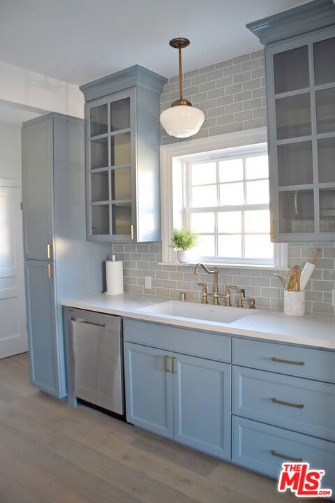 135 1/2 N Harper Avenue, Los Angeles CA: https://media.crmls.org/mediaz/797be467-b268-41d3-9695-fa30c1cf0f4a.jpg