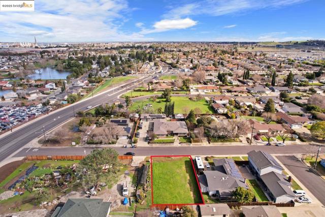 1816 Parsons Ln, Antioch CA: https://media.crmls.org/mediaz/797c0854-90e6-43ce-a9c7-8788dc438325.jpg
