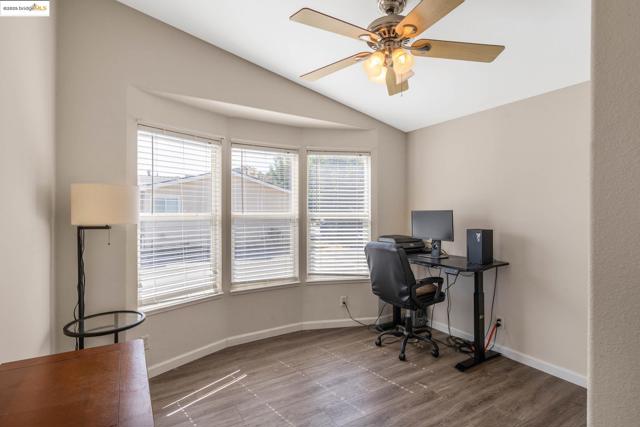 16711 Marsh Creek Rd, Clayton CA: https://media.crmls.org/mediaz/797c9151-d2fb-453f-a9b0-d89ba383b5f9.jpg