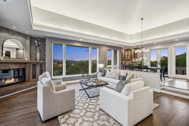 11 Leslyn Lane, Lafayette CA: https://media.crmls.org/mediaz/797c9731-1b61-4142-b772-a9ee86527c1b.jpg