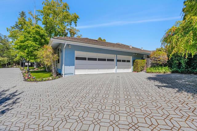 937 Parrott Drive, Hillsborough CA: https://media.crmls.org/mediaz/797d39b1-53a6-4731-9a21-39953b9440df.jpg