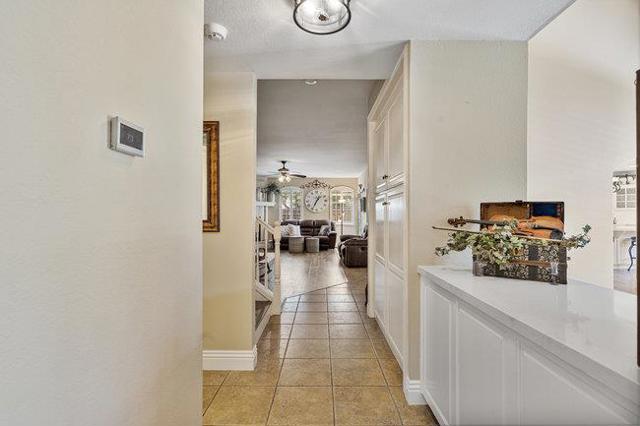 120 Tierra Del Sol, Hollister CA: https://media.crmls.org/mediaz/797d8907-66d2-4278-baad-e6fc80ea6bd7.jpg