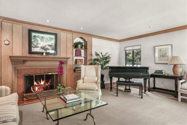 818 Huntington Garden Drive, San Marino CA: https://media.crmls.org/mediaz/797e6da2-b3af-4d0e-b19f-b9320c2502cd.jpg