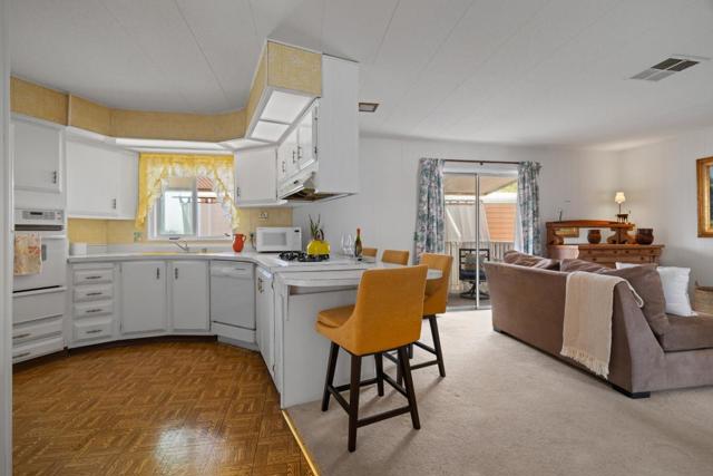 120 Oceanview Ave, Half Moon Bay CA: https://media.crmls.org/mediaz/797f9afc-6891-4b88-bb8f-ddcf7ee6064b.jpg