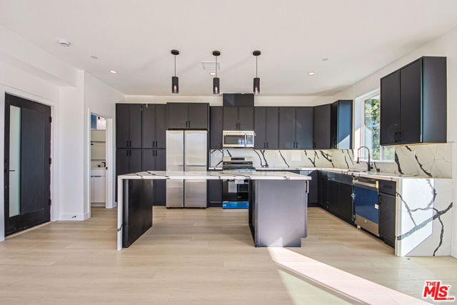 5709 Auckland Avenue, North Hollywood CA: https://media.crmls.org/mediaz/797fcf4e-e755-4517-be24-6fb0ee78caa3.jpg