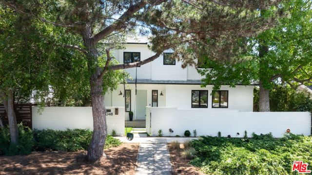 13048 Rose Avenue, Los Angeles CA: https://media.crmls.org/mediaz/797fe6ce-2e9f-48d0-bd7b-d4126c2c00f0.jpg