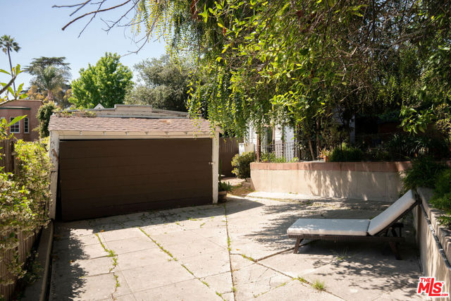 1607 Benton Way, Los Angeles, California 90026, 3 Bedrooms Bedrooms, ,2 BathroomsBathrooms,Single Family Residence,For Sale,Benton,23285919