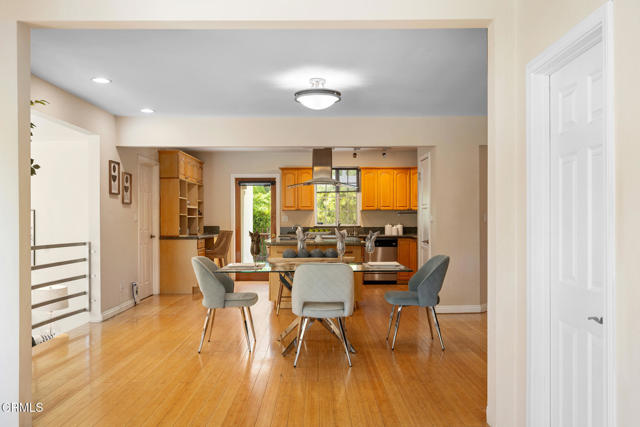 Detail Gallery Image 13 of 71 For 4917 Angeles Crest Hwy, La Canada Flintridge,  CA 91011 - 4 Beds | 3 Baths