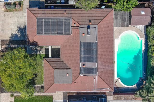 1059 Lakehurst Rd, Livermore CA: https://media.crmls.org/mediaz/79813631-3e38-4d07-b655-d33a7a6dc8c5.jpg