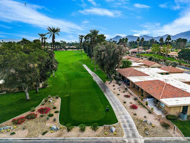 75 Sunrise Drive, Rancho Mirage CA: https://media.crmls.org/mediaz/79814710-3795-416e-8001-ff3c48f72dfd.jpg